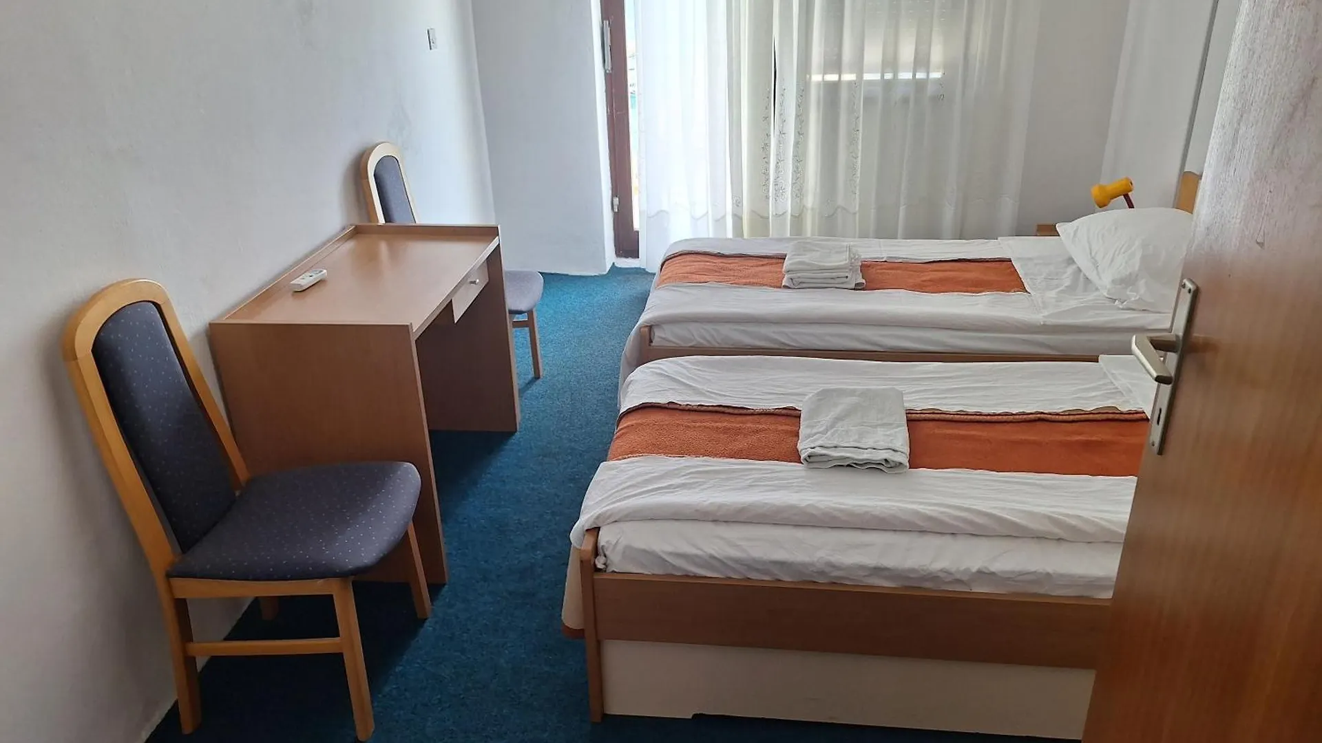 Rooms Retro By The Sea Starigrad Paklenica 0*,  Kroatië