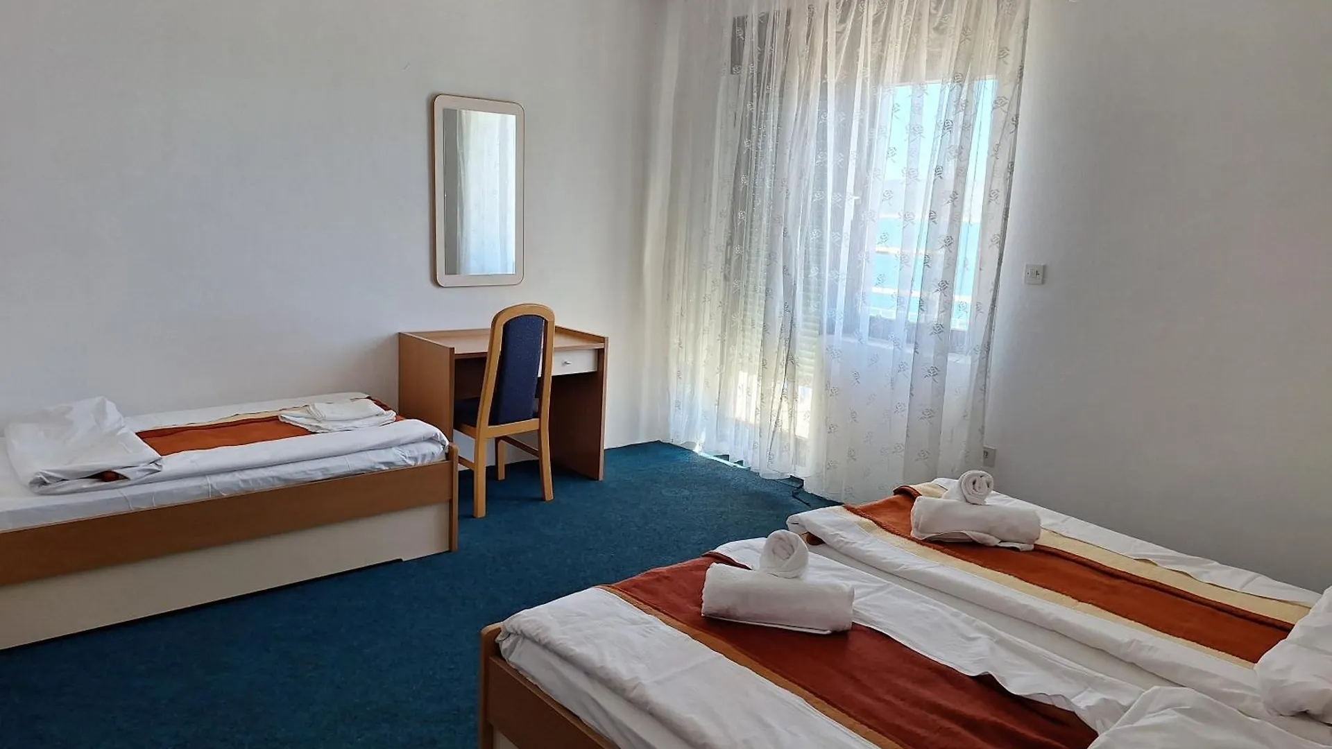 Rooms Retro By The Sea Starigrad Paklenica